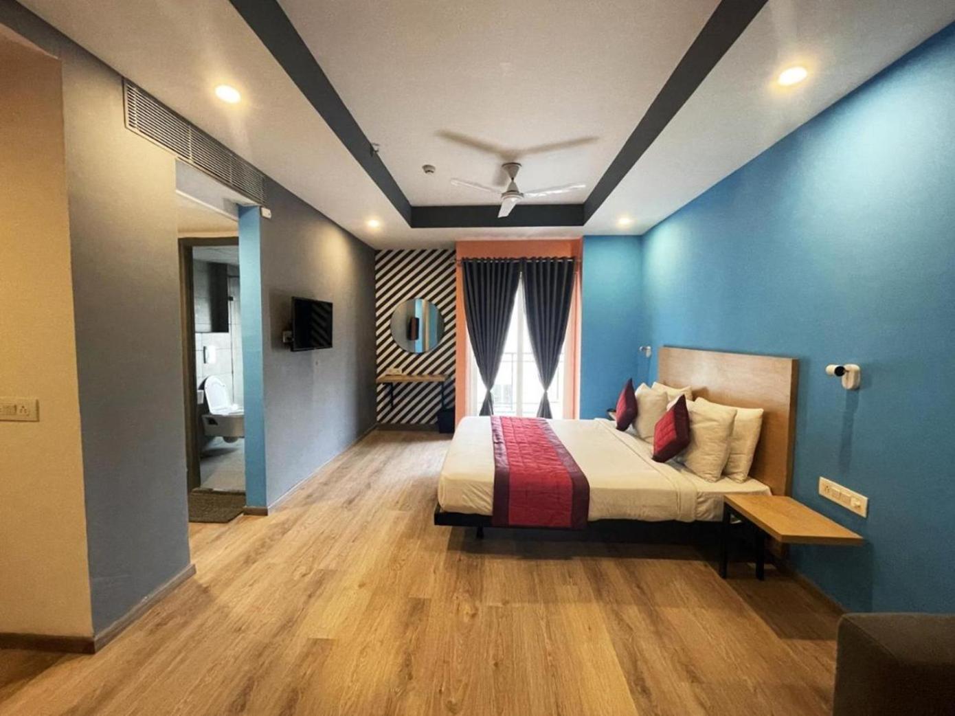 The Roseman Hotel & Suites Gáziábád Kültér fotó